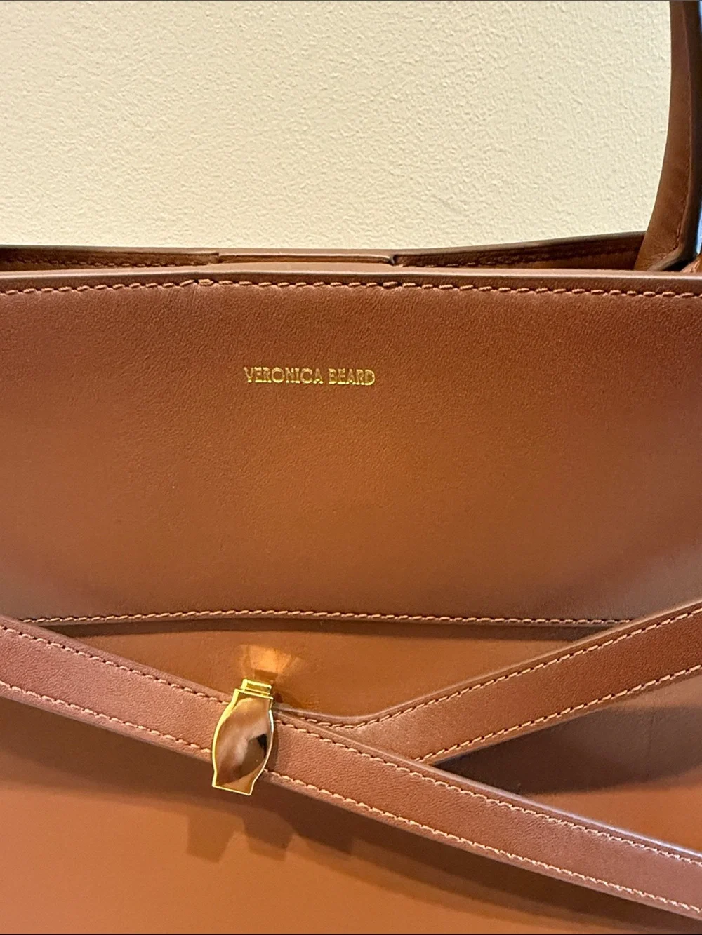Veronica Beard large dash bag in hazelwood with crossbody strap and care bag - Picture 4 of 13
